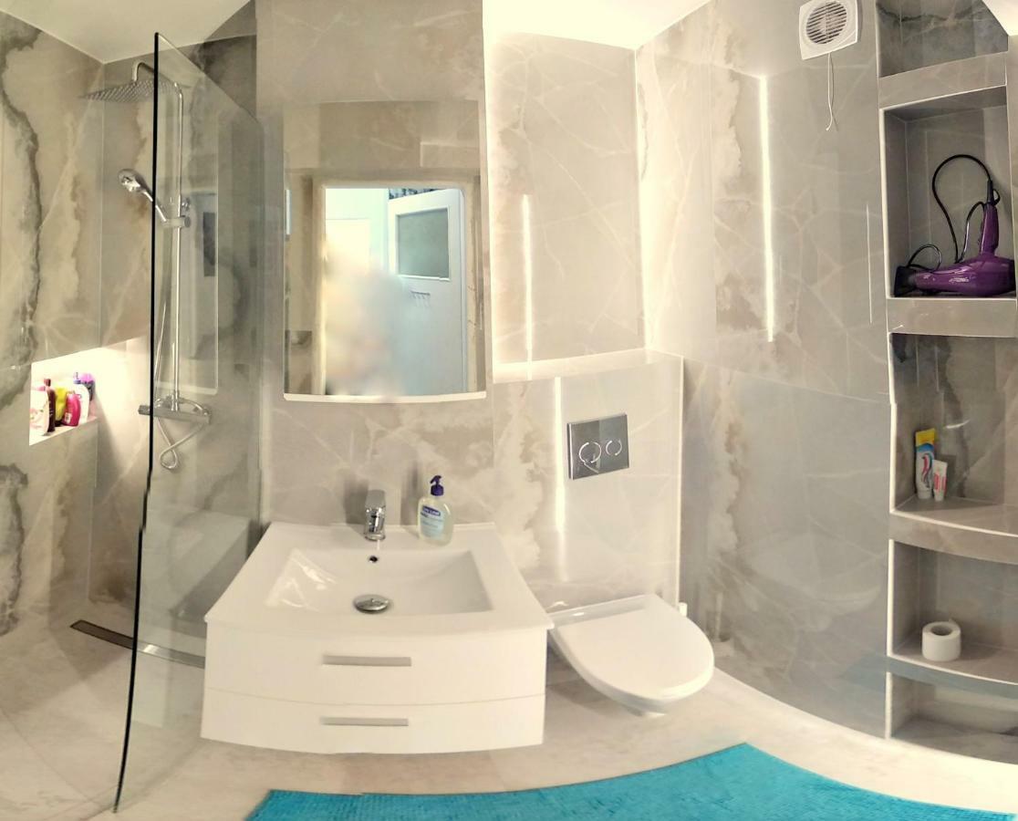 Studio Zelazna Rooms Near Old Town วอร์ซอ ภายนอก รูปภาพ